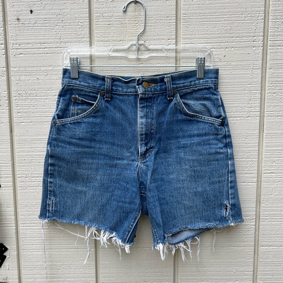 Vintage Lee Women's Jean Shorts Cut Off Denim  Raw Hem 28 X 6 Blue Union Label - Picture 2 of 8
